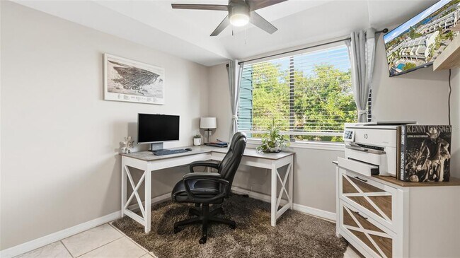 Foto del edificio - 318 Windrush Blvd