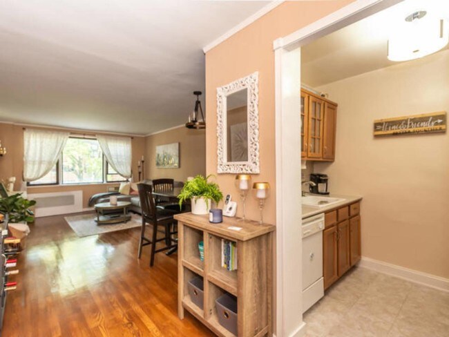 Foto del edificio - 6 Birchwood Ct