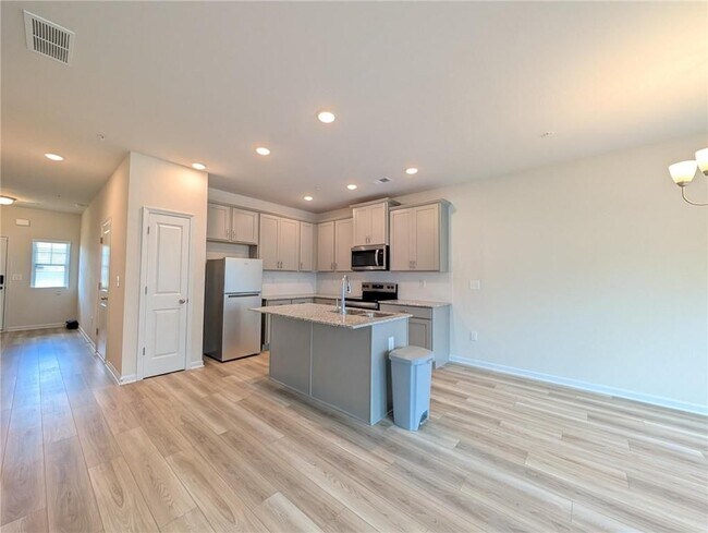 Foto del edificio - 1354 Willow Brk Cir
