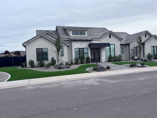 Foto del edificio - Gorgeous single story with RV Garage in Majestic Fields