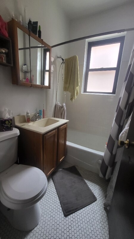 Foto del edificio - 1453 W Cornelia Ave