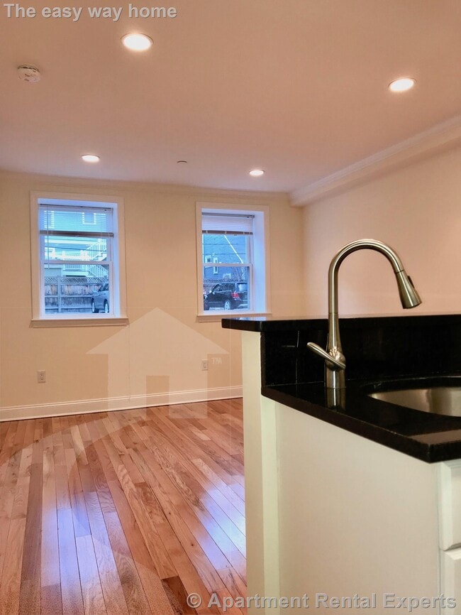 Building Photo - 3 Chauncy St