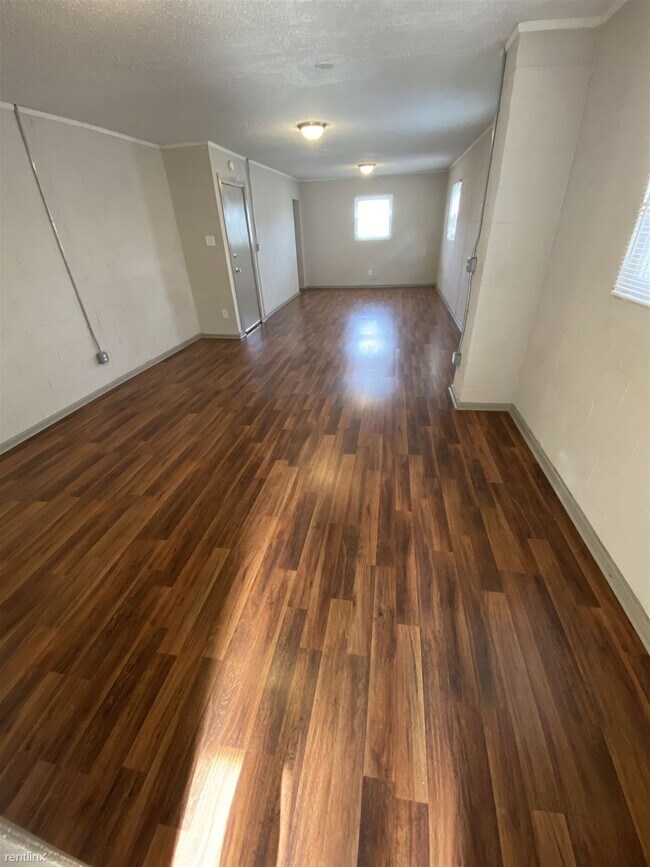 Foto del edificio - Studio, 1 bath 4plex - 1616 Maury St Apt C