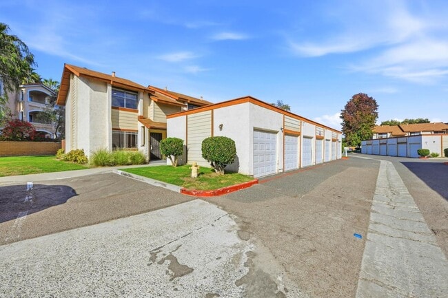 Foto del edificio - 5130 N River Rd