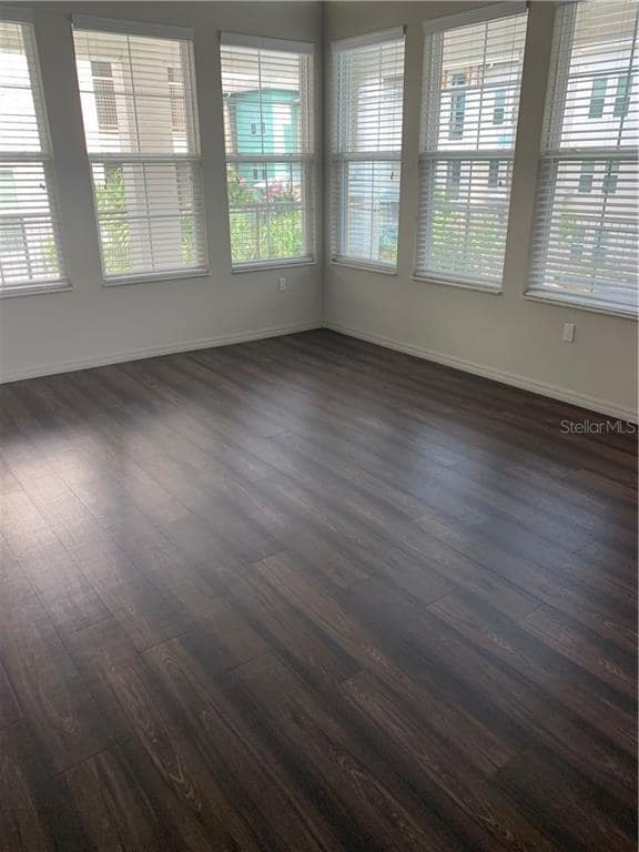 Building Photo - 14025 Shoreside Way