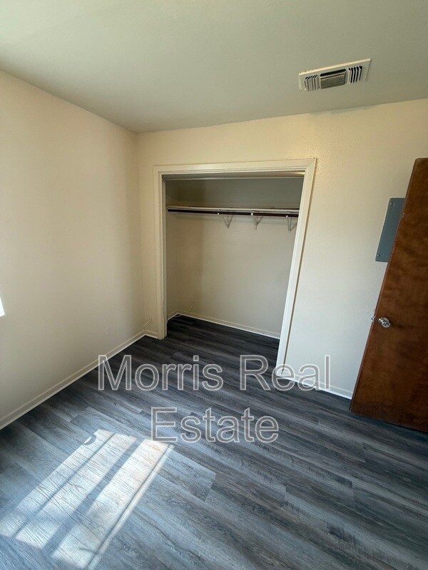 Building Photo - 208 Veterans Ave