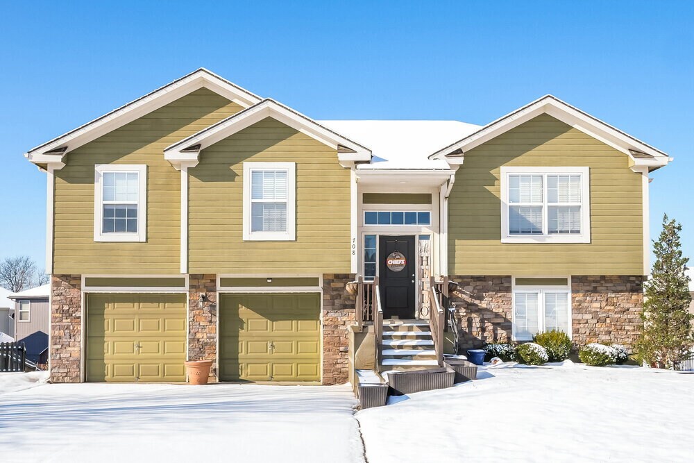 Foto principal - 708 Fall Creek Dr