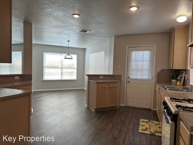 Building Photo - 4 br, 2.5 bath House - 2917 Bourbon Street