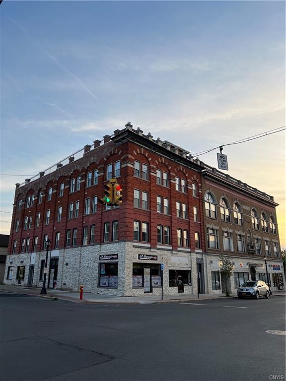 Primary Photo - 670 Bleecker St