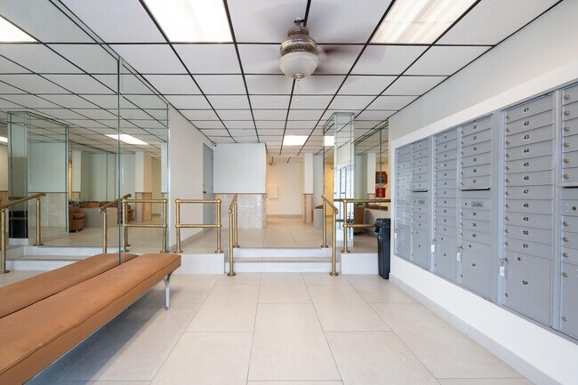 Foto del edificio - 2200 E Hallandale Beach Blvd