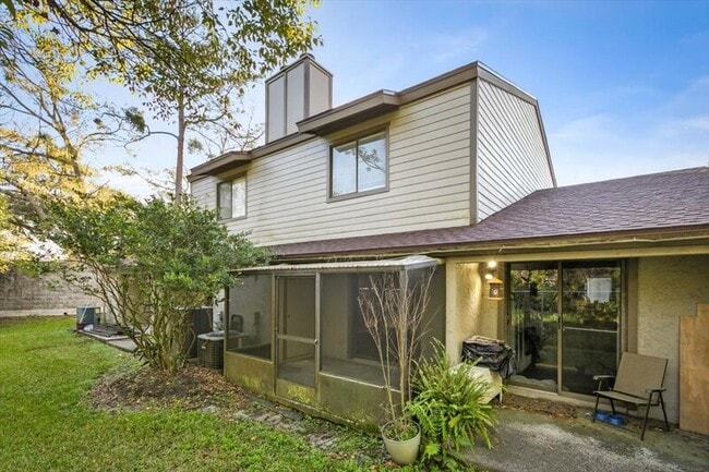 Foto del edificio - 8300 Plaza Gate Ln