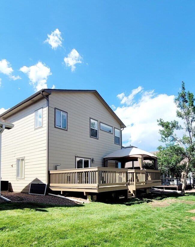 Building Photo - Boastful 3 Bedroom West Side home in gated...