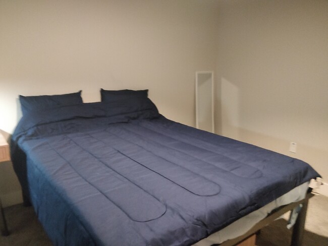 room - 111 Linebacker Ln