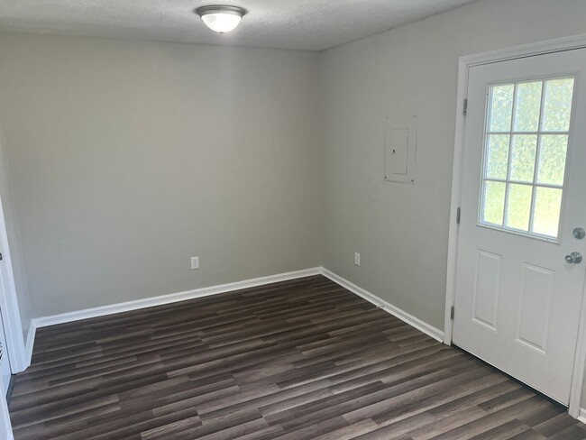 Foto del edificio - 2BR/2BA Townhouse Available For Rent