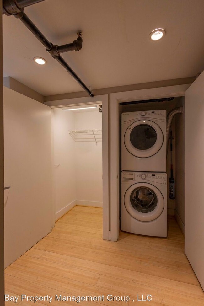 Building Photo - 1 br, 1 bath House - 22 S Howard St Apt R-204