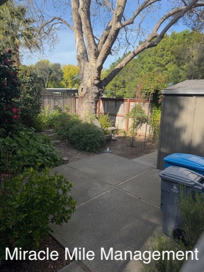 Foto del edificio - Modern Condo Beautifully Updated