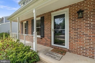 Building Photo - 8428 Braddock Way