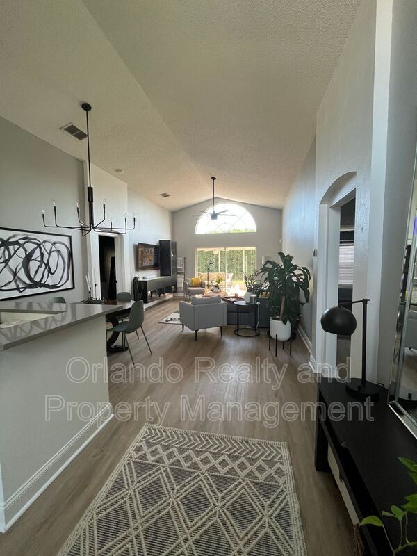 Foto del edificio - 8040 Elmstone Cir