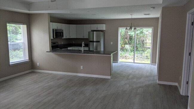 Foto del edificio - HALF OFF 1st MONTHS RENT - Ask about our M...