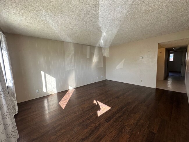 Building Photo - Cute 2 bedroom, 1 bath in the heart of Wat...