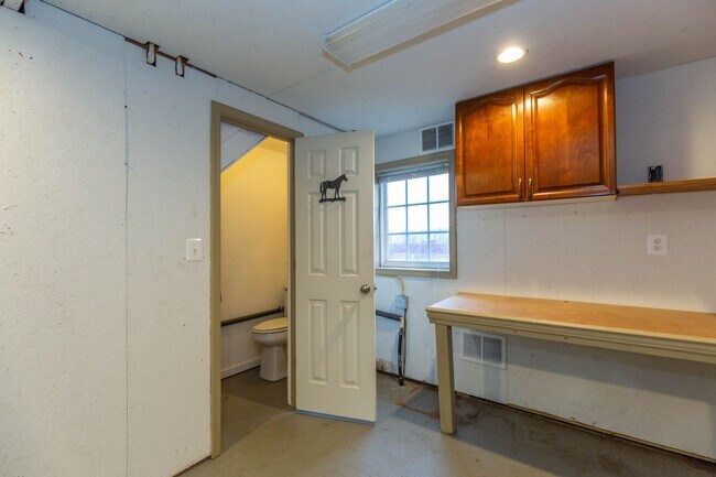 Foto del edificio - 1 bed, 1 bath, Apartment in Charles Town, WV