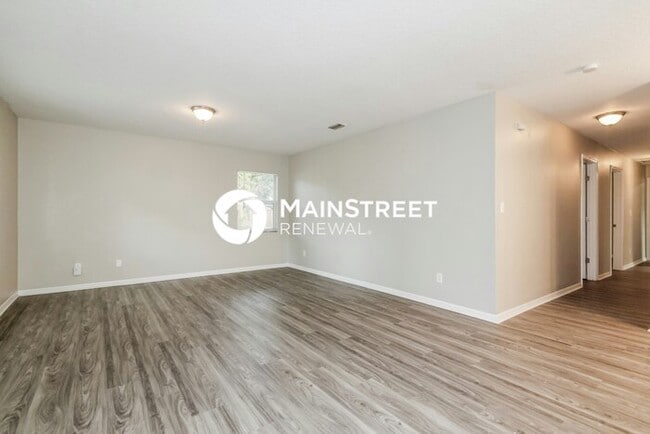 Building Photo - 4 Bedroom Pet-Friendly Home in Tampa, FL with Main Street Renewal