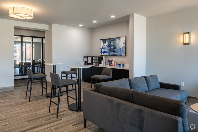 Lobby Photo - 601 @ University Park & West End @ Univers...