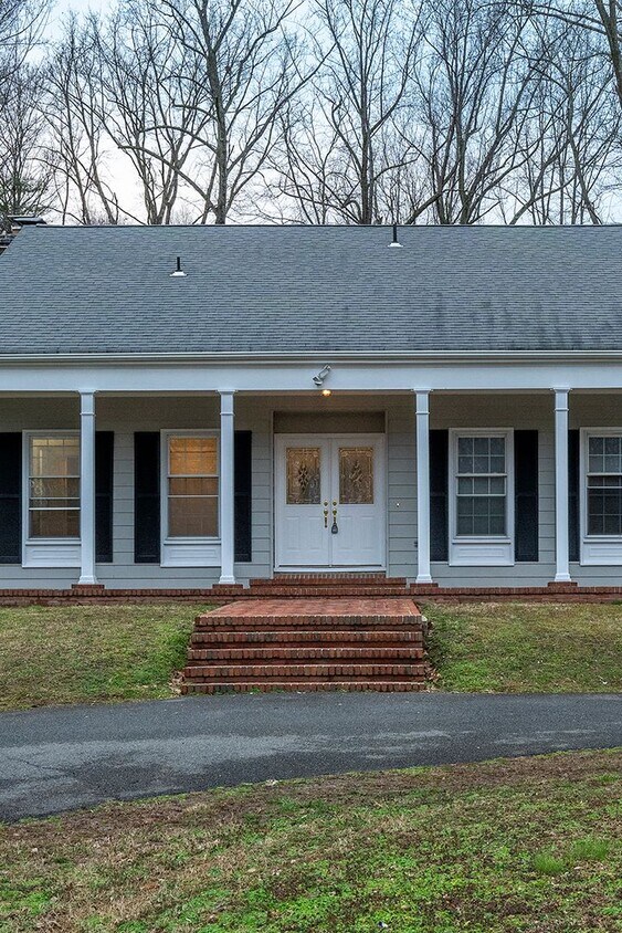 Building Photo - 5035 Timberwood Trail