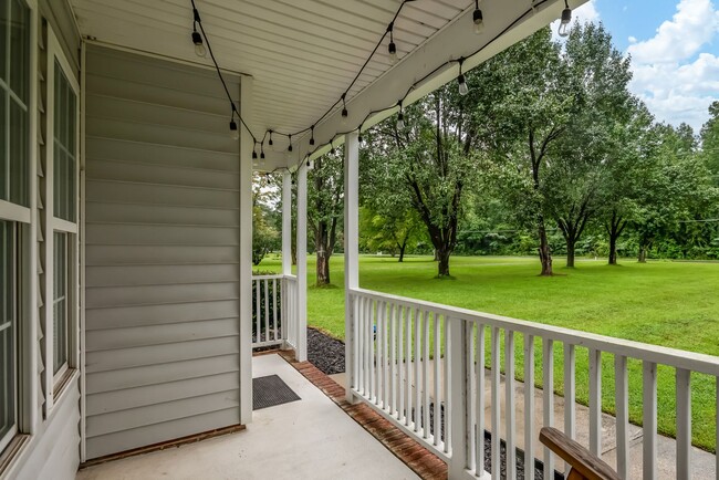 Building Photo - Charming Clayton Home with Huge Fenced Yar...