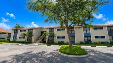 Building Photo - 1463 Lake Crystal Dr