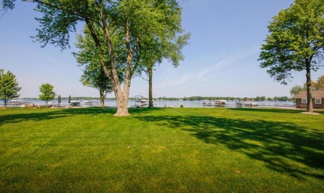Foto del edificio - Luxury Lake Living
