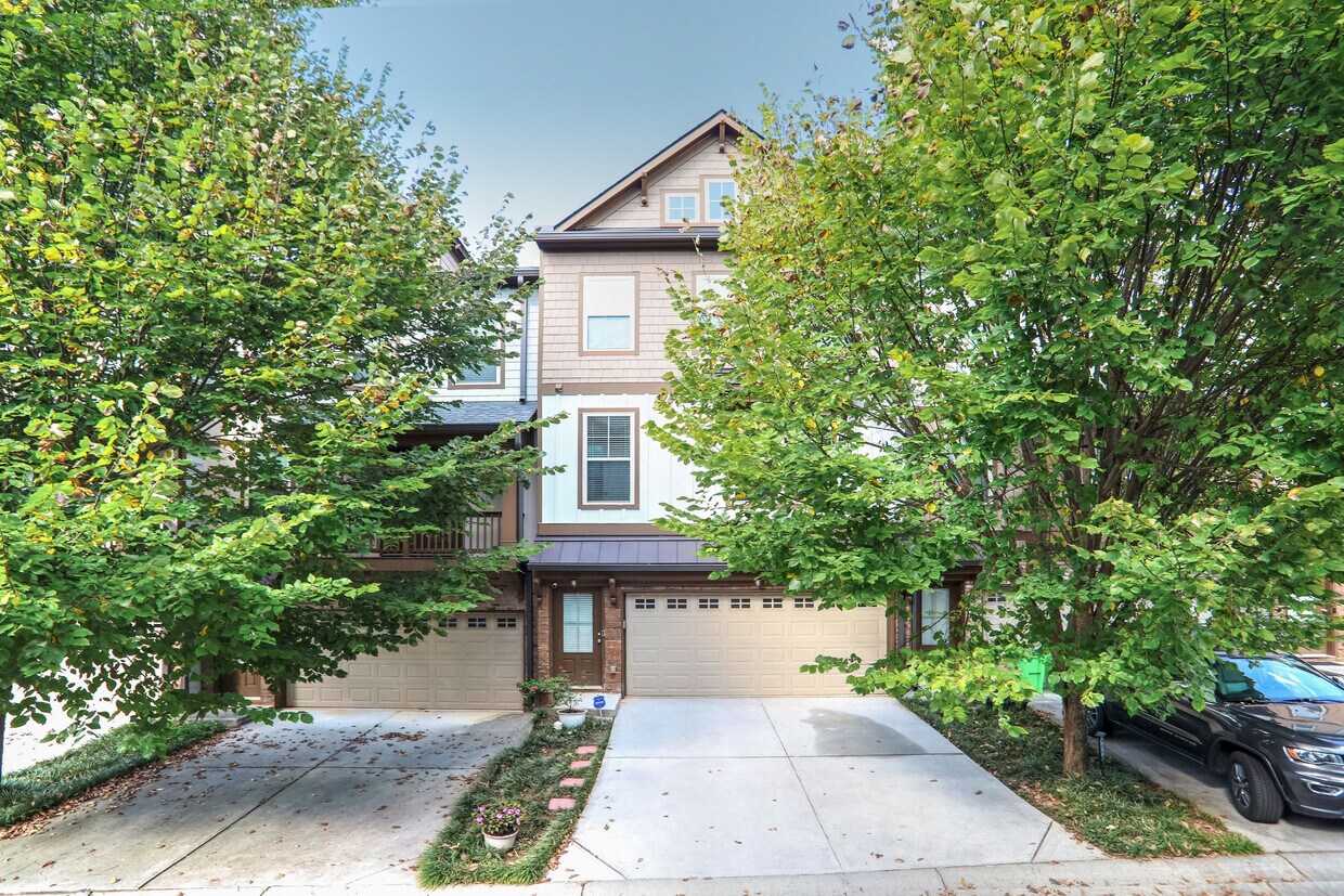 Primary Photo - 3216 Creole Ln