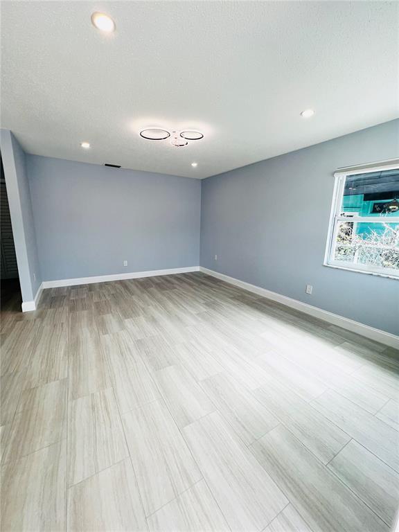 Building Photo - 160 175th Terrace Dr E