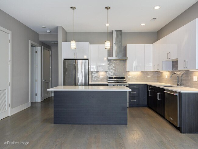 Foto del edificio - 4042 N Pulaski Rd