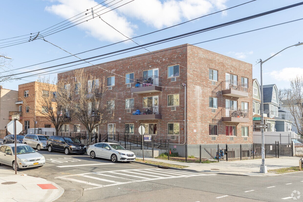 Primary Photo - 109-03 34th Ave