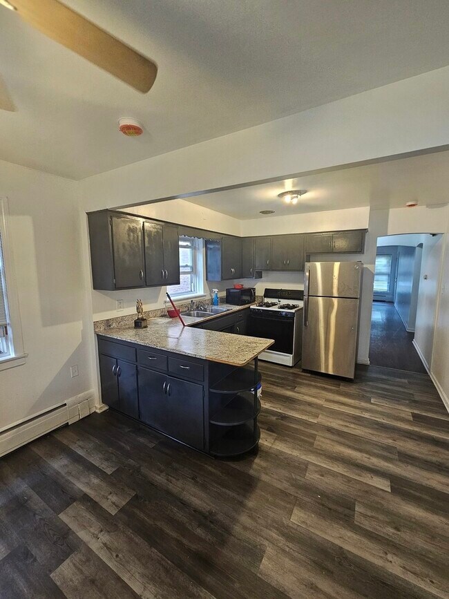 Foto del edificio - 4933 Louise St