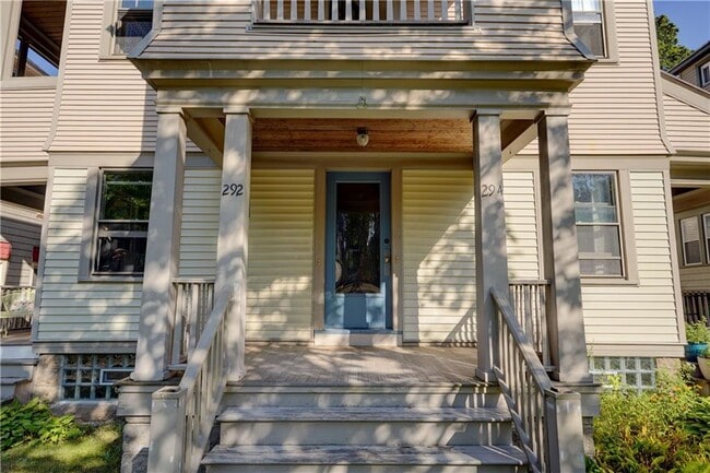 Building Photo - 290-296-296 Laburnam Crescent