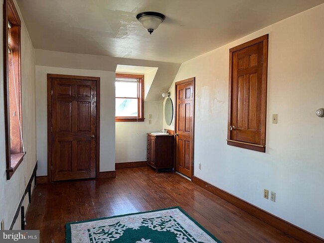 Building Photo - 2168 Milford Square Pike
