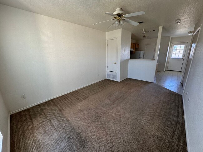 Foto del edificio - 4405 Abigail Dr