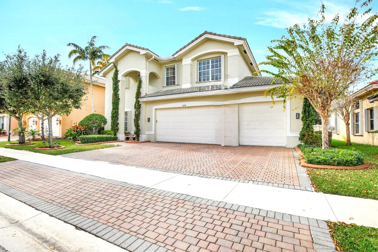 Primary Photo - 5078 SW 183rd Ave