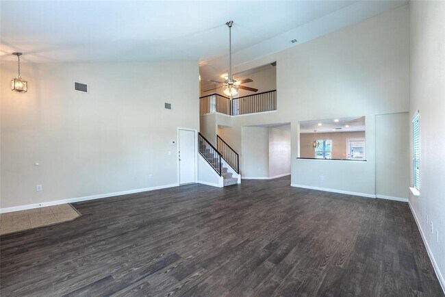 Building Photo - 710 Mitchell Dr