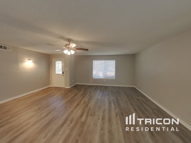 Foto del edificio - 1210 Greenhill Drive Arlington TX