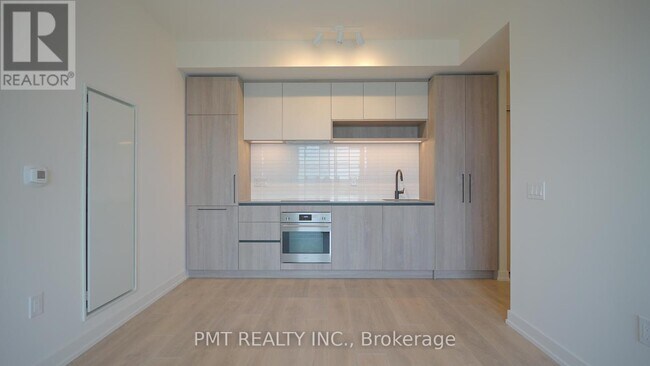 Photo du bâtiment - 181-1181 Sterling Rd