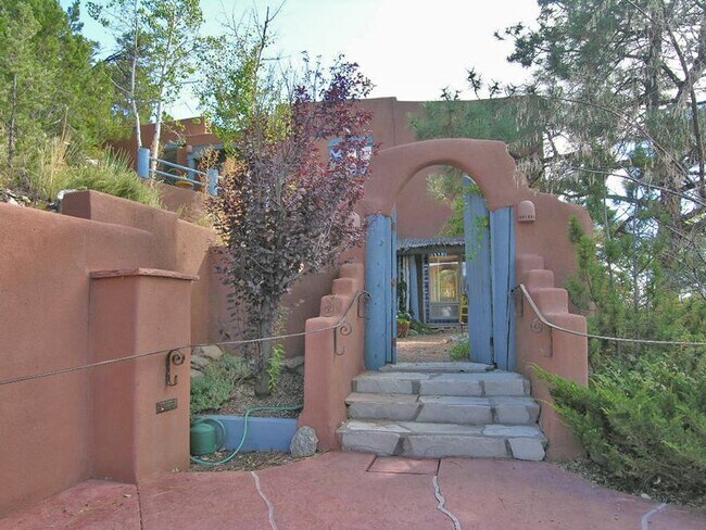 Building Photo - 43 Overlook Road