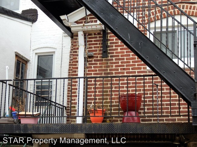 Building Photo - 1018 E 36th St
