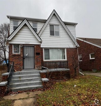 Building Photo - 15237 Rochelle Ave