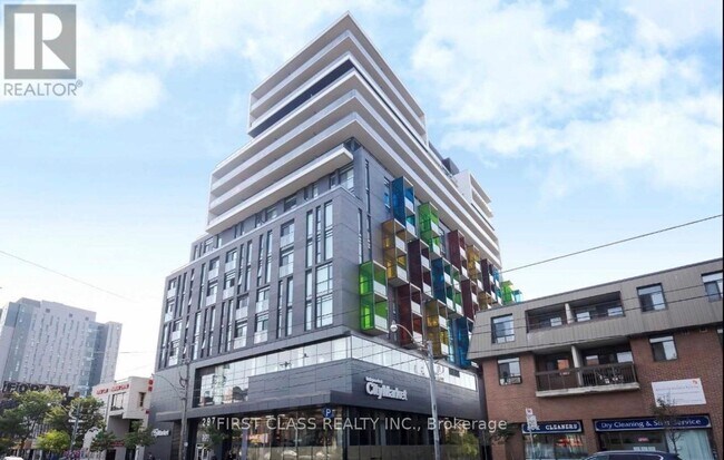 Building Photo - 297 College St