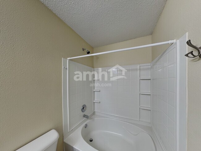 Foto del edificio - 2940 Hearthside Dr