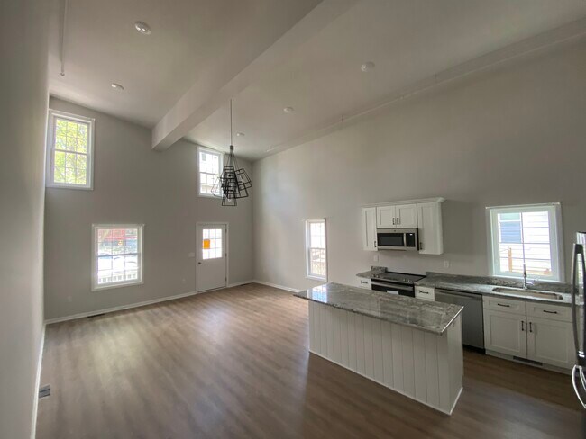 2-story lofted ceiling - 30 E Center St