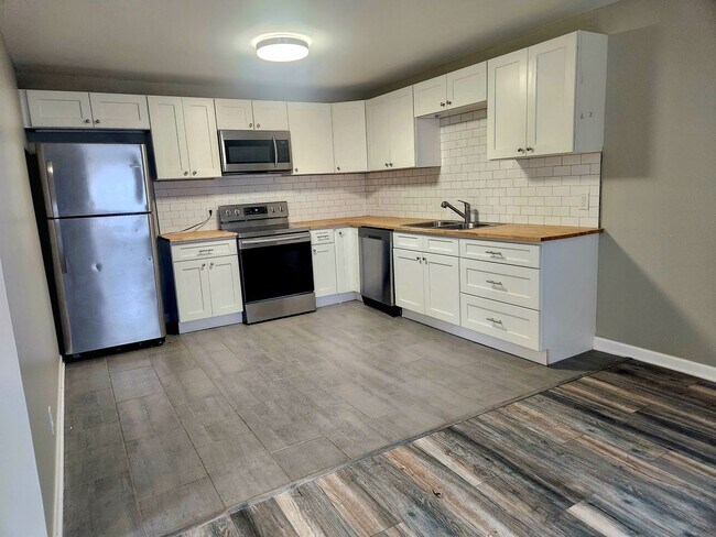 Foto del edificio - Large, family-friendly S. Knox 3br/2ba w office